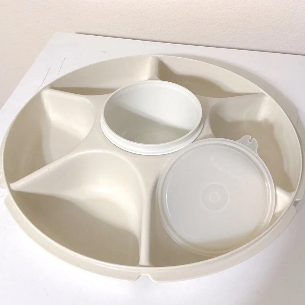 Vintage-Tupperware 4 PC Divided Serving Tray Cream